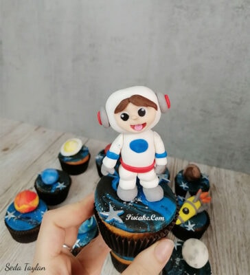 Uzay-Temali-Cupcake-2